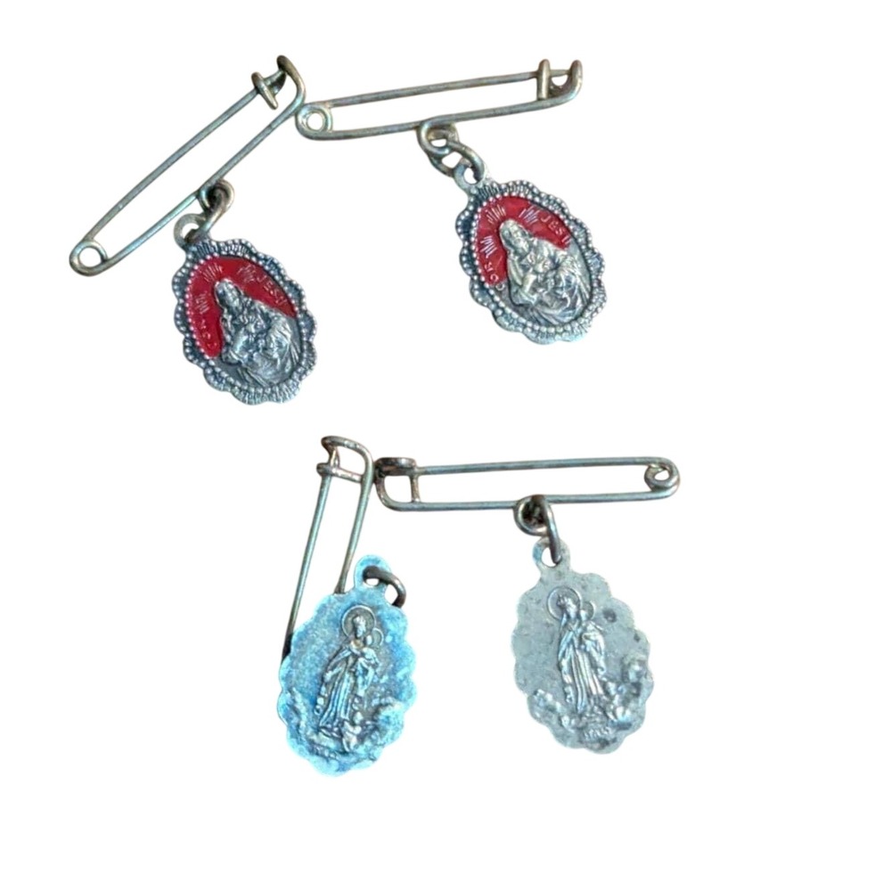 vintage‎ 30 Scapular Of Jesus Sacred Heart  Our Lady Of Mount Carmel Medal Pins